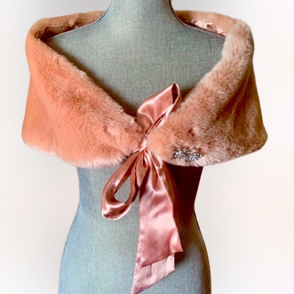 Arden B Accessories - New ARDEN B faux-fur wrap with satin ribbon tie